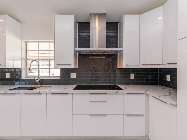 Building Photo - 381 Cameron Dr