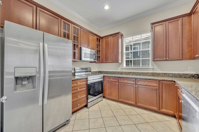 Building Photo - Gorgeous Townhome in Downtown Orlando