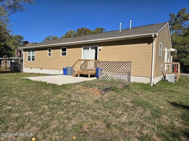 Building Photo - 16 Letts Landing Rd