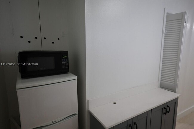 Building Photo - 4521 SW 5th Terrace