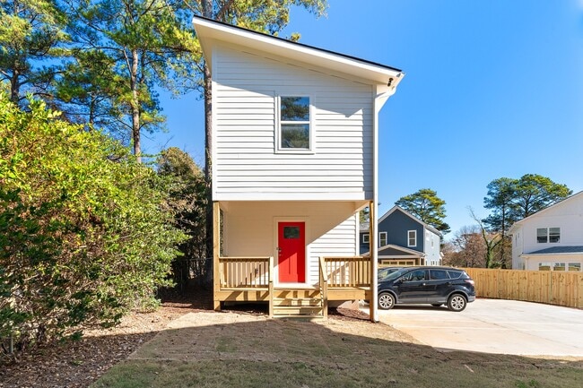 Building Photo - 3904.5 Avent Ferry Rd