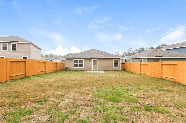 Building Photo - 27122 Leonardo Dr