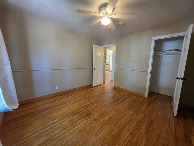 Building Photo - Charming Bungalow in La Loma neighborhood!