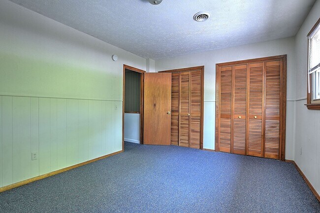 Building Photo - 409 Cypress St