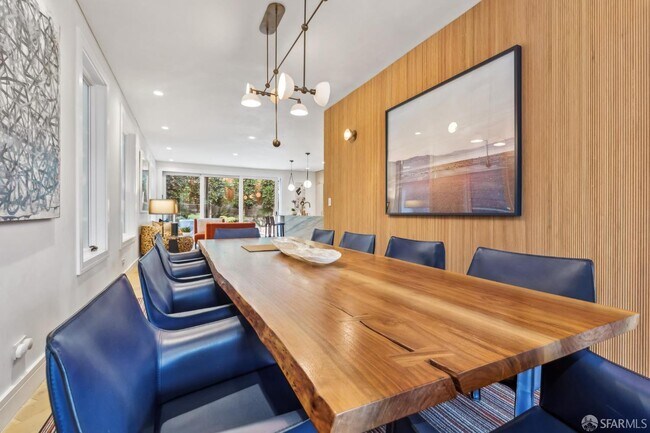 Building Photo - 7 Seymour St