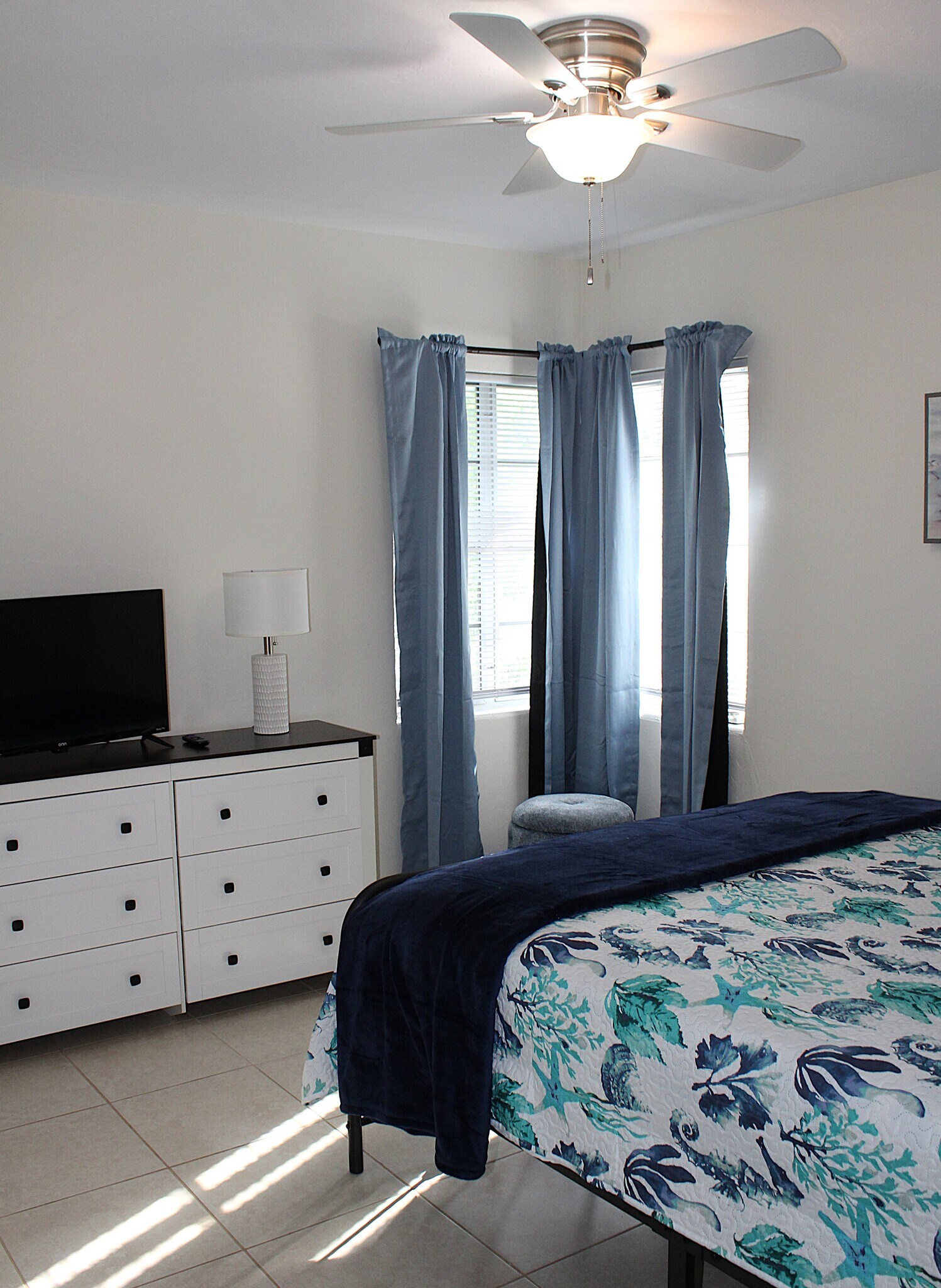 Building Photo - 4464 E Riverside Dr