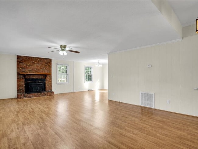 Building Photo - 109 Elcon Dr