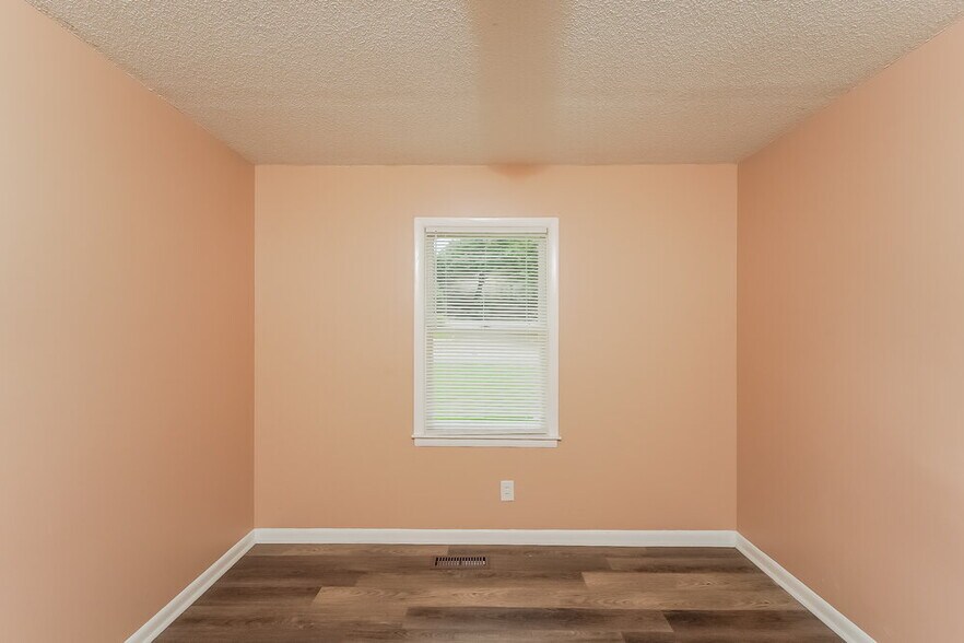 Building Photo - 417 19th Terrace NE