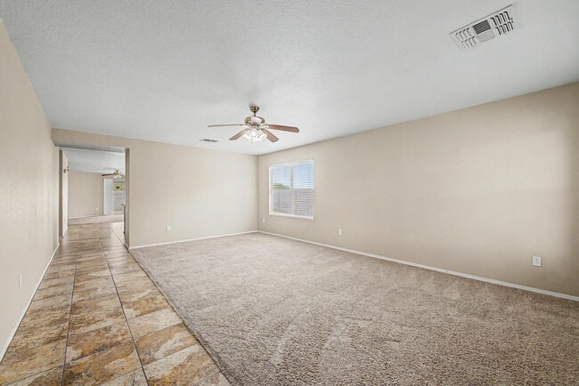 Building Photo - 33856 N Cherry Creek Rd