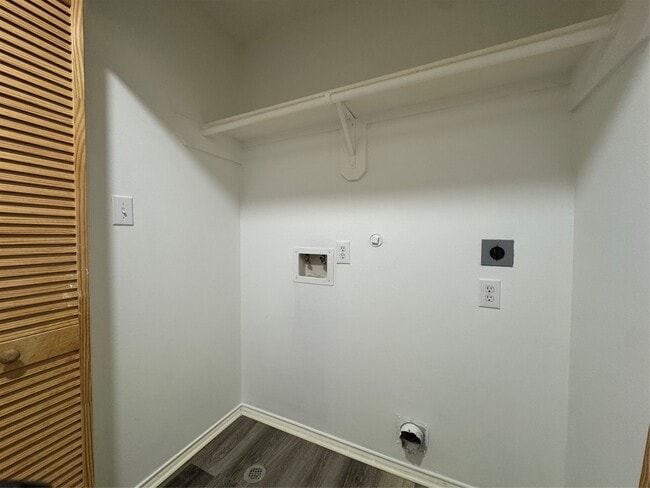 Building Photo - 6319 Sunlit Orchard Dr