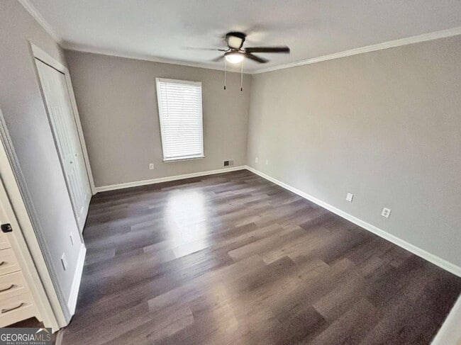 Building Photo - 1840 Cooper Lake Dr SE