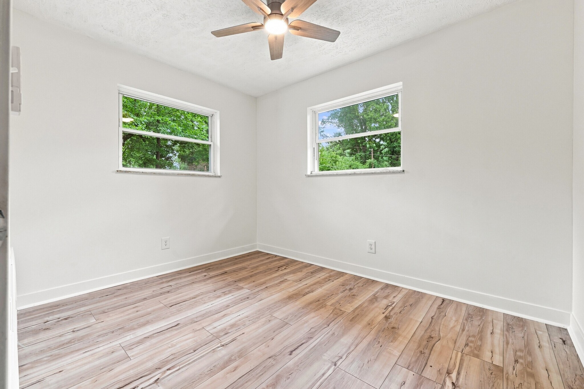 Building Photo - 3660 N Sadlier Dr