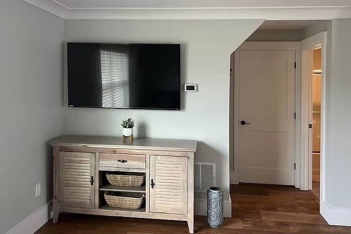 Building Photo - 222 Brookview Dr