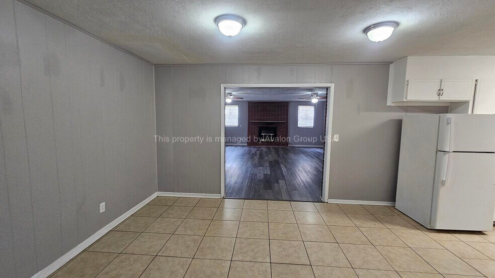 Building Photo - 9504 Evesham Rd