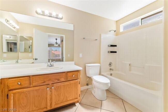 Building Photo - 350 S Durango Dr