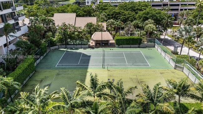 Building Photo - 520 Brickell Key Dr