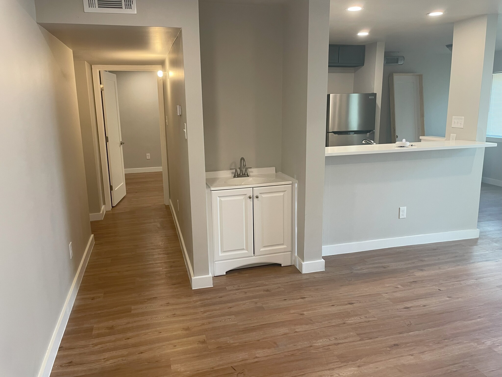 Building Photo - 7431 Holly Hill Dr