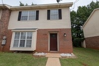 Building Photo - 1128 Chinook St