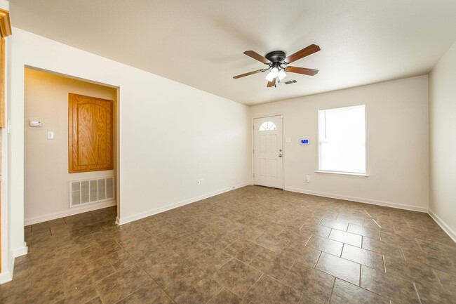 Building Photo - Sorry No Smoking/Vaping and Pets Permitted...