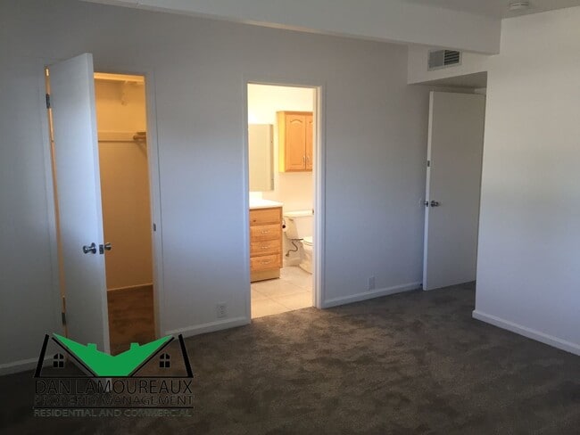 Building Photo - 3 bedroom home in Southwest Woodland