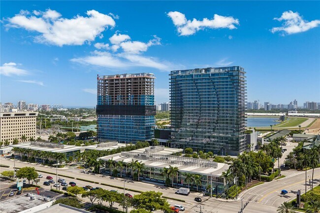 Building Photo - 1170 E Hallandale Beach Blvd