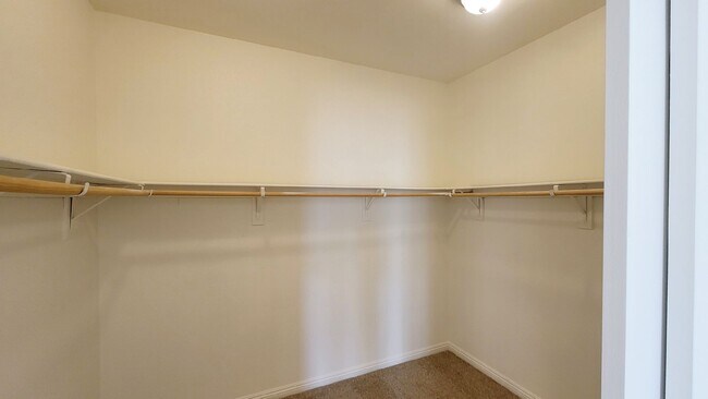 Building Photo - 5913 Altissimo St