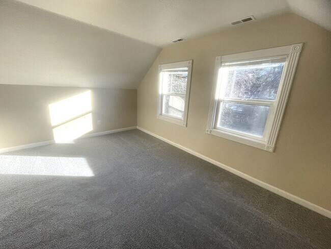 Building Photo - 28thse