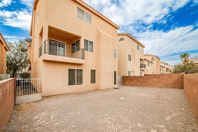 Building Photo - 4584 Mission Meadow Cir