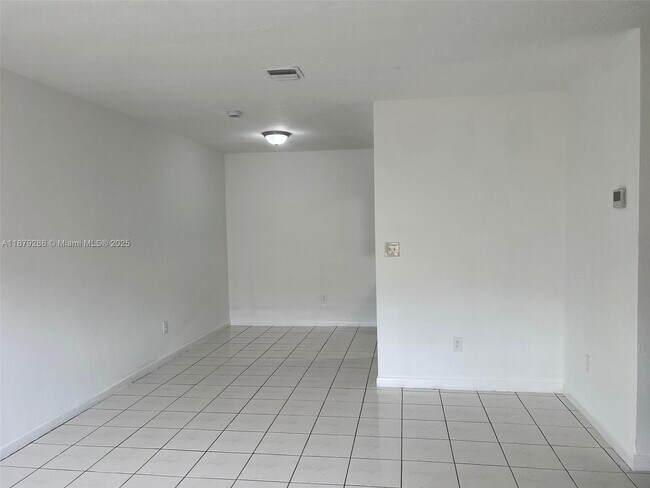 Primary Photo - 5310 NW 22nd St