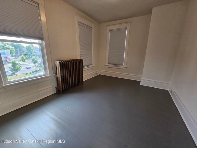 Building Photo - 161 Green St