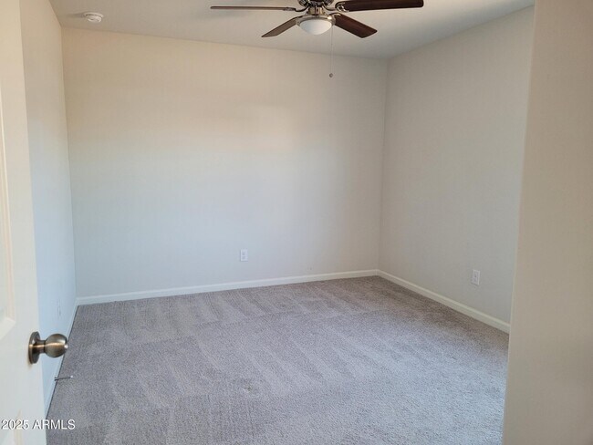 Building Photo - 640 Vista Del Rio Ct