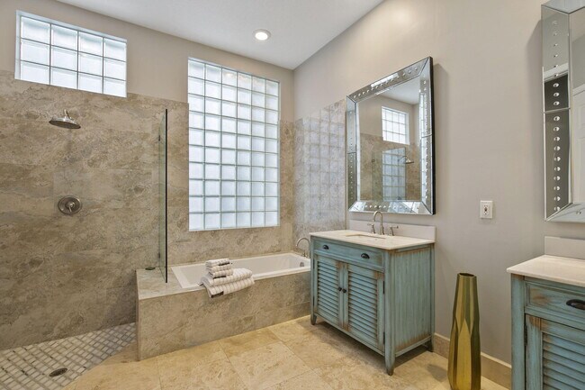 Building Photo - 130 Andalusia Way