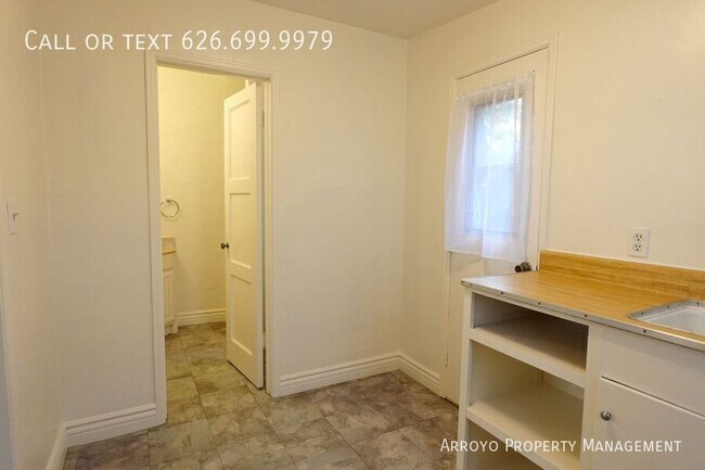 Building Photo - 3216 Brandon St