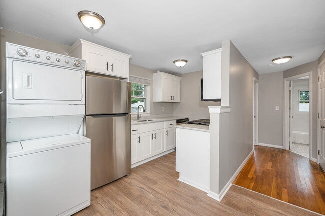 Kitchen - 79 Fairfield St