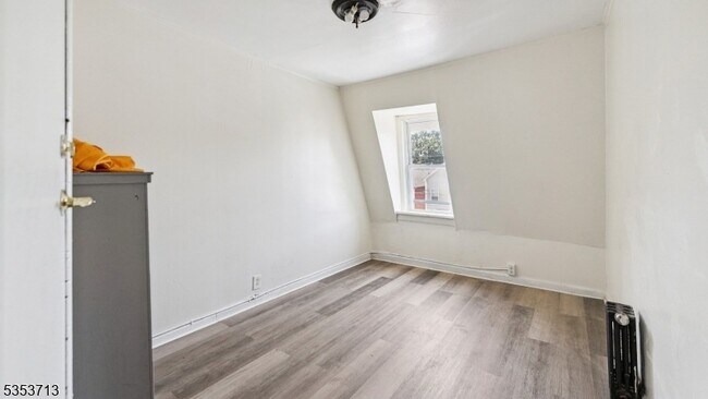 Building Photo - 253 Franklin St