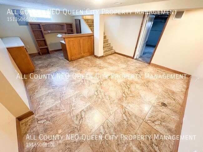 Building Photo - 22 E Siebenthaler Ave