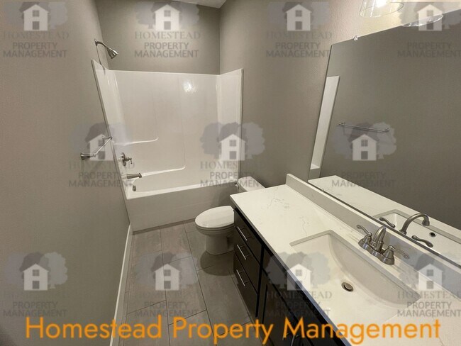 Building Photo - A HOME FOR THOSE WITH DISCERNING TASTE!