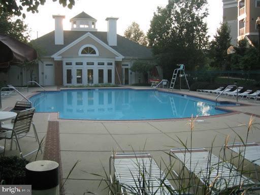 Building Photo - 2203 Westcourt Ln