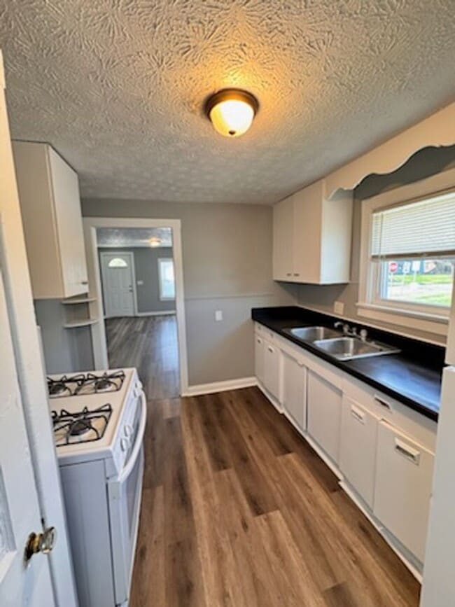 Building Photo - New Listing!!!