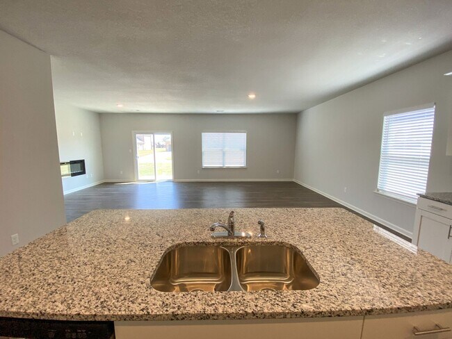 Building Photo - 4 bed 2 bath home built in 2023 in Somerville