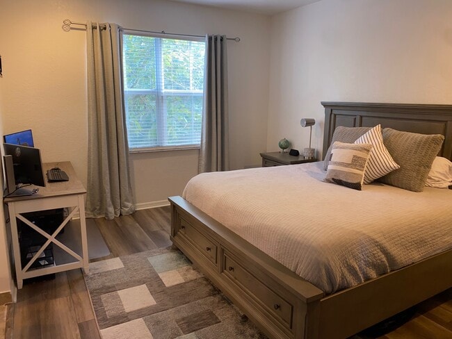 Primary Bedroom - 186 Lake Monterey Cir