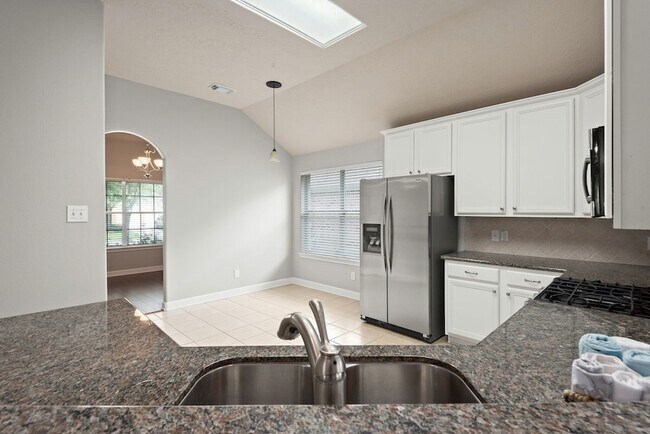 Building Photo - 26873 Armor Oaks Dr