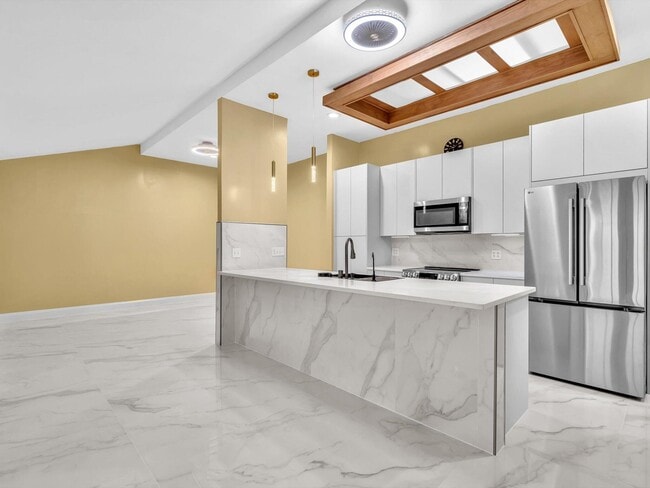 Building Photo - 12549 Woodmill Dr