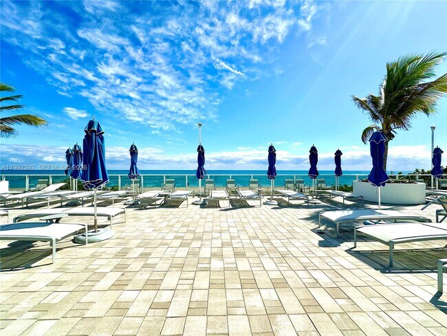 Building Photo - 1904 S Ocean Dr