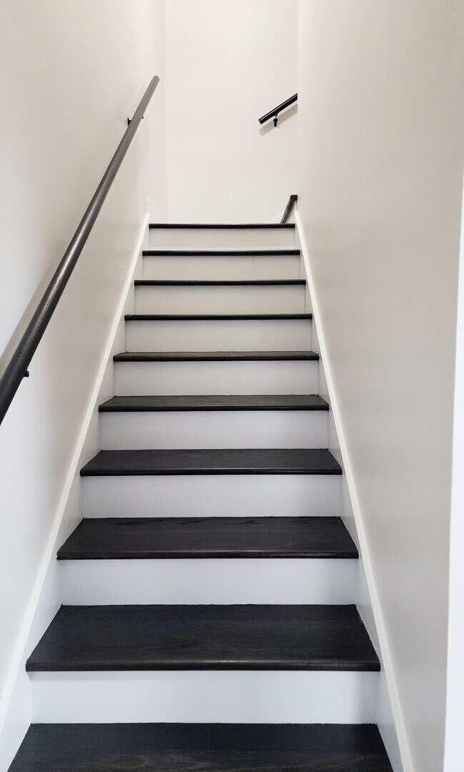 Building Photo - 178 Heritage Cir