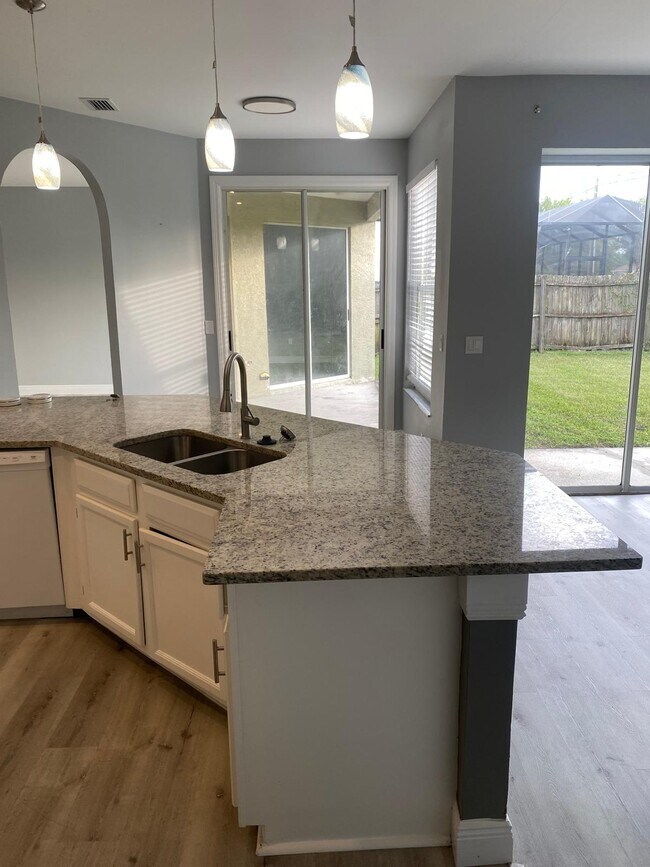 Building Photo - 1341 Flaxwood Ave