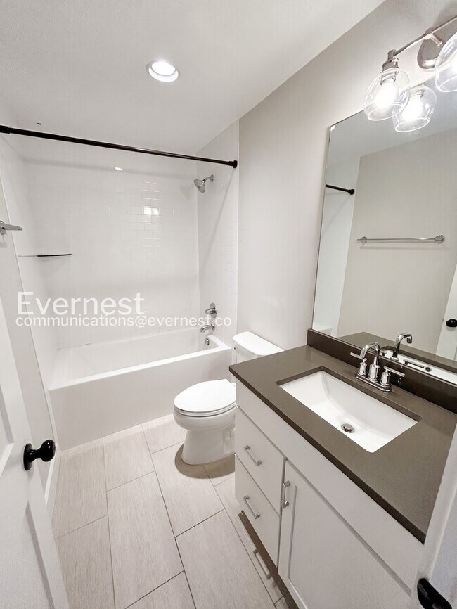 Building Photo - Spacious 3-Bedroom Home in a Family-Friendly Community / Pet Friendly / Available Now!/