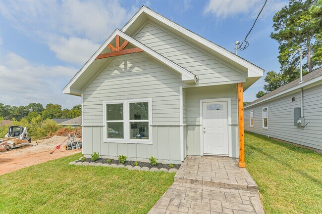 Building Photo - 16922 W Forrestal