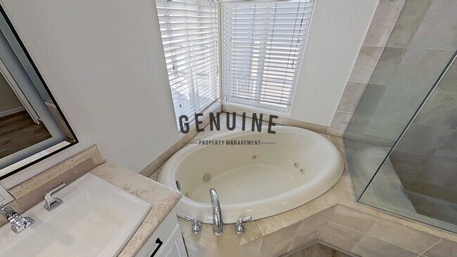 Building Photo - 1224 W Balboa Blvd