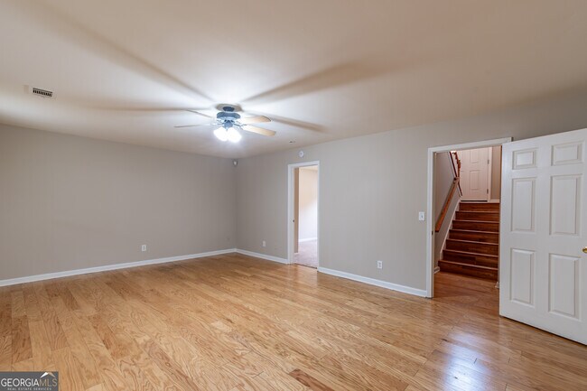 Building Photo - 705 Oxford Crest Ct NW